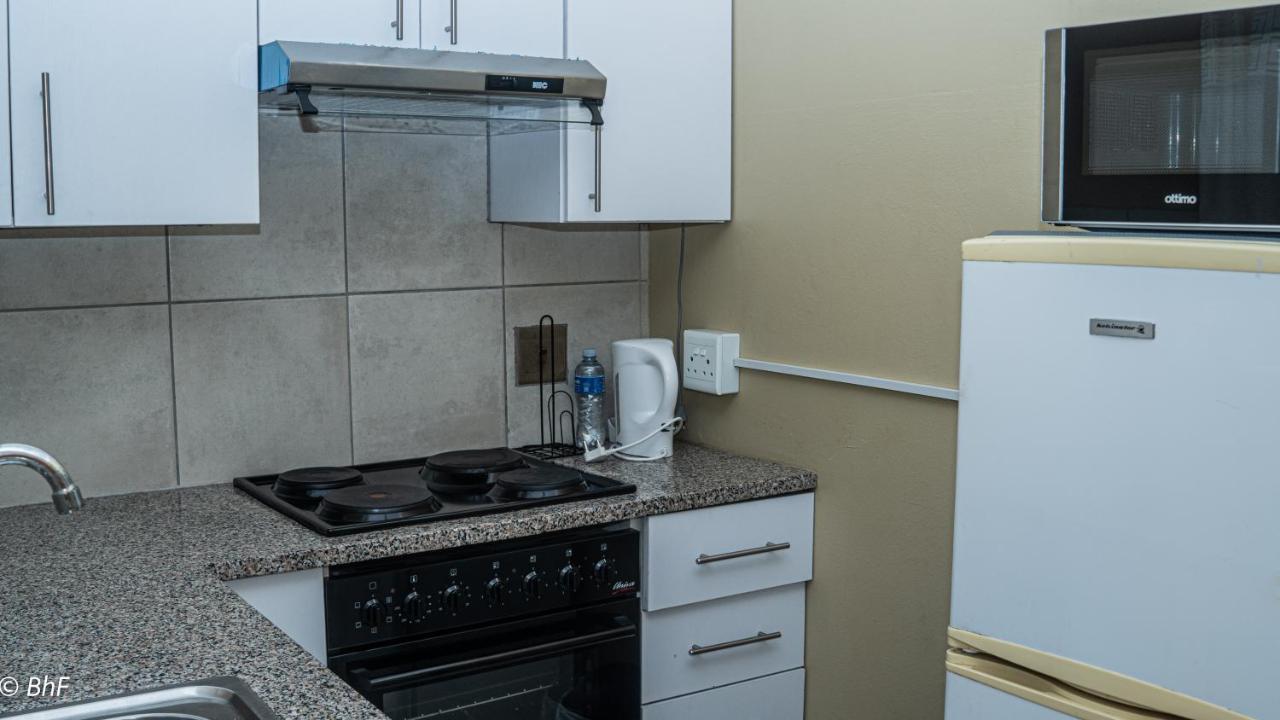Henry George Guest House Pretoria-Noord Εξωτερικό φωτογραφία