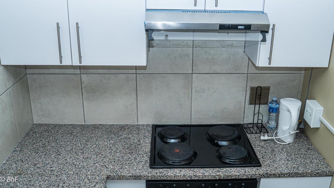 Henry George Guest House Pretoria-Noord Εξωτερικό φωτογραφία