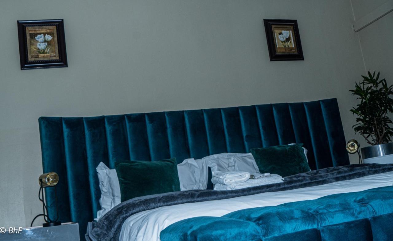 Henry George Guest House Pretoria-Noord Εξωτερικό φωτογραφία