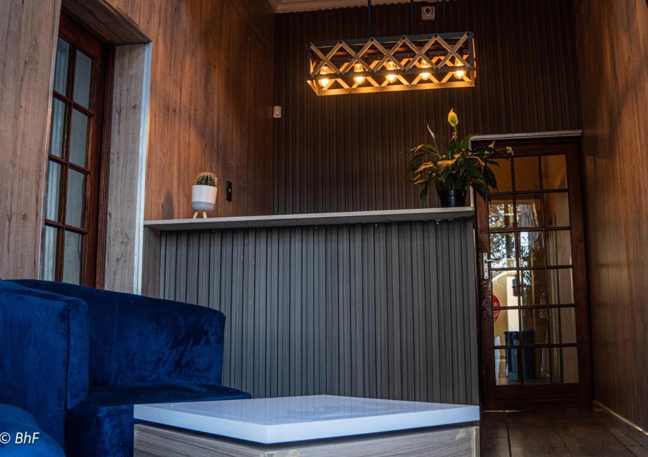 Henry George Guest House Pretoria-Noord Εξωτερικό φωτογραφία