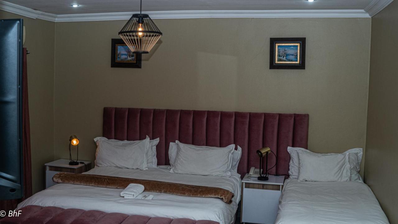 Henry George Guest House Pretoria-Noord Εξωτερικό φωτογραφία